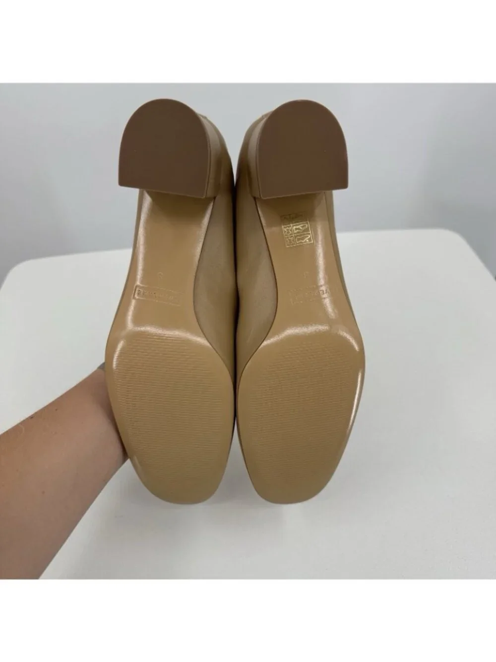 Everlane Italian Leather Day Heel Light Taupe 9 Women's Elastic Back Comfort